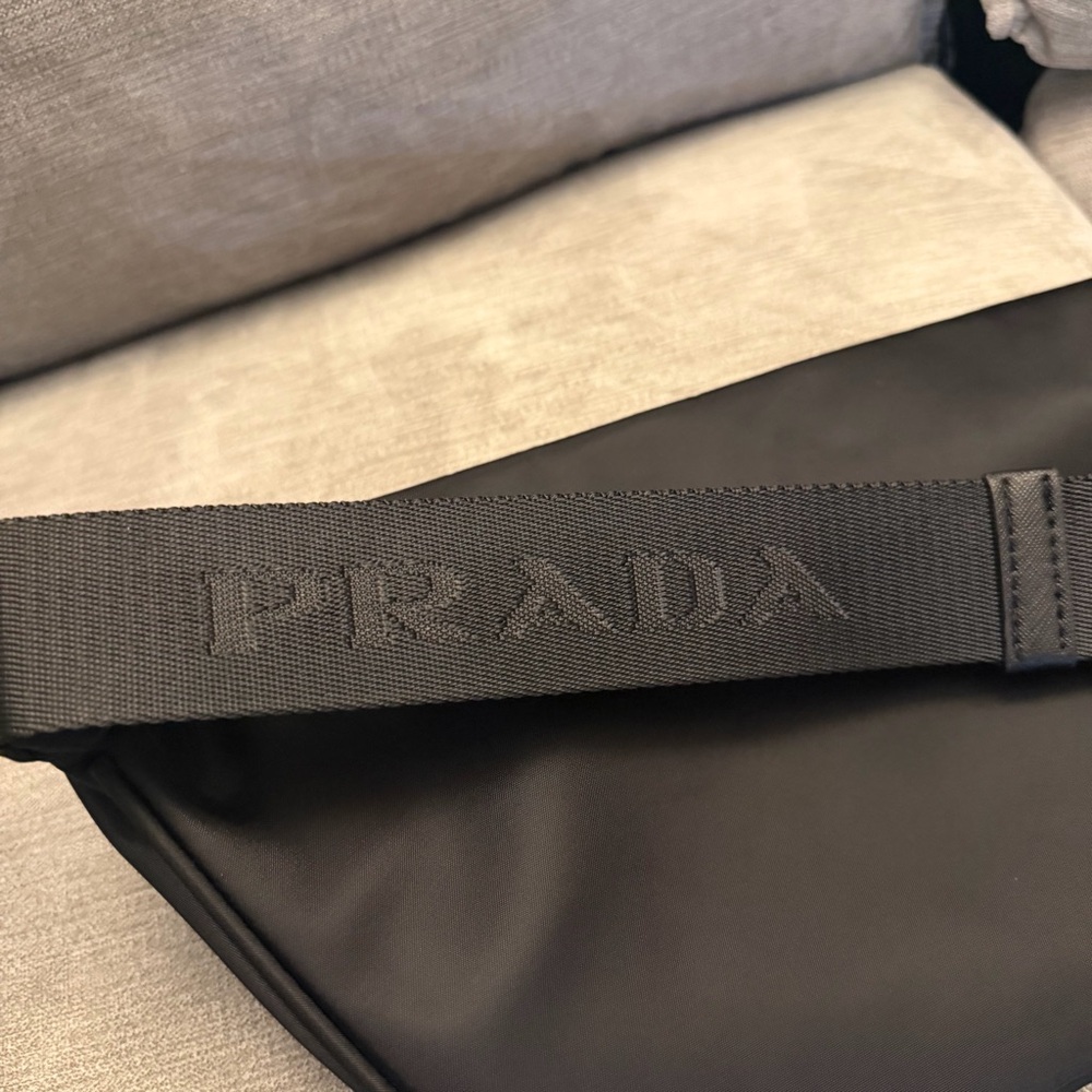 Prada Re-Nylon Black Belt Bag Men - Picture 5 of 6